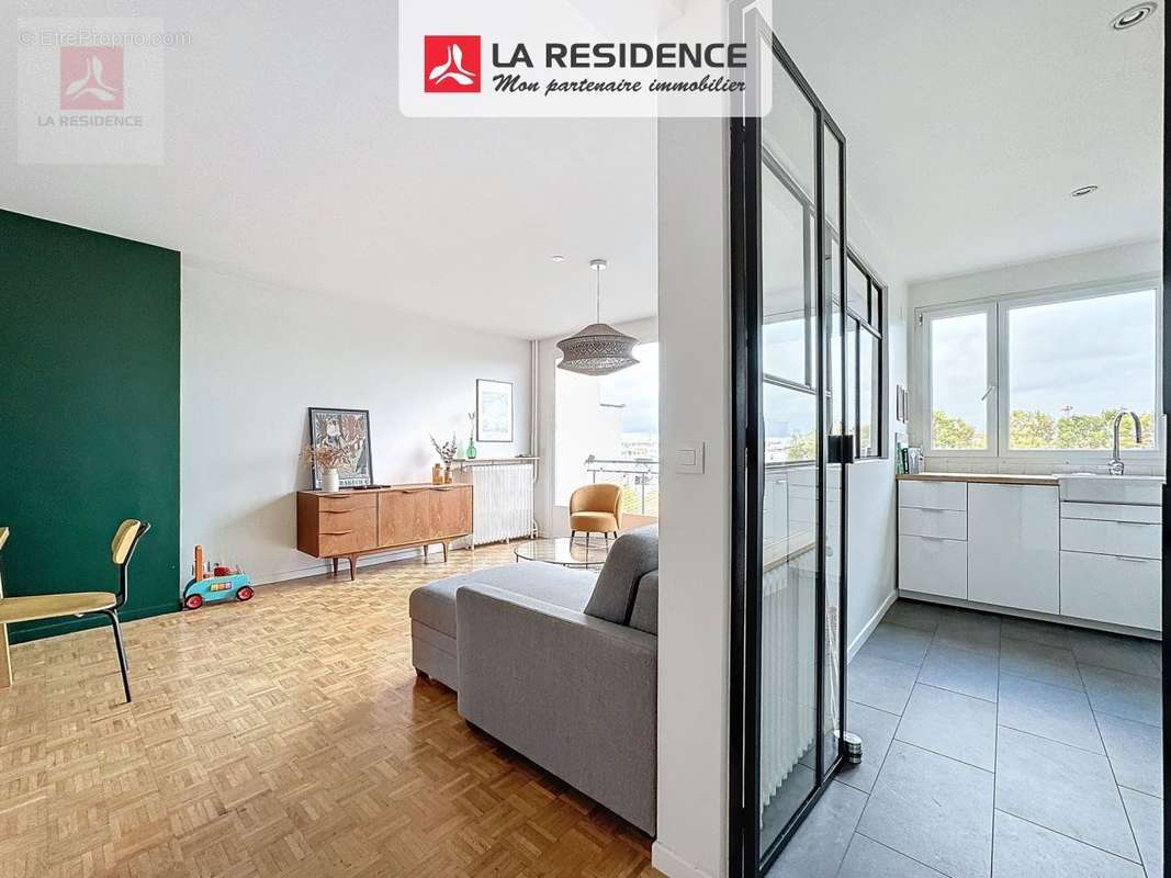 Appartement à PARIS-17E