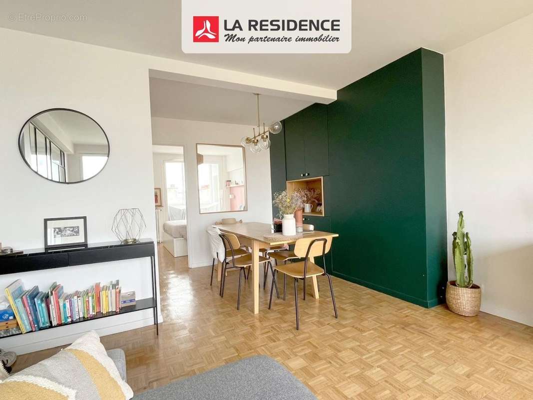 Appartement à PARIS-17E