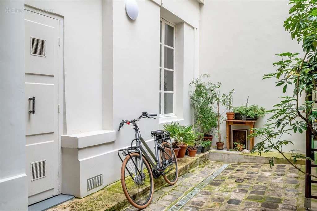 Appartement à PARIS-10E