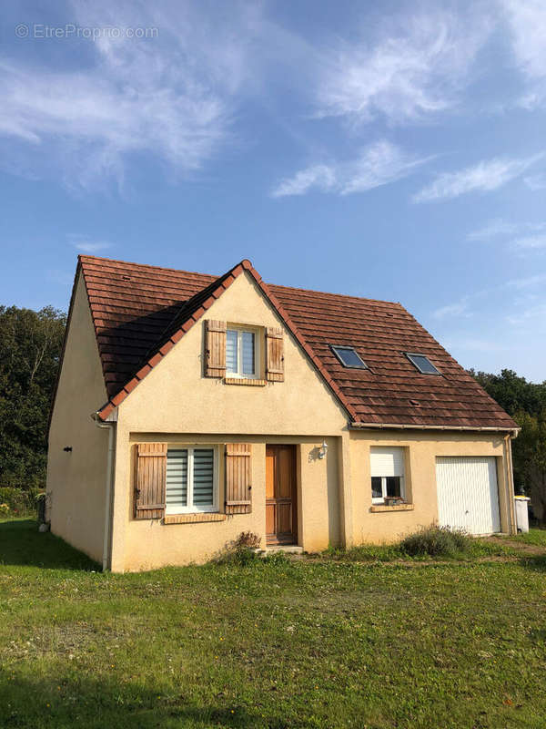 Maison à SAINT-DENIS-LES-PONTS