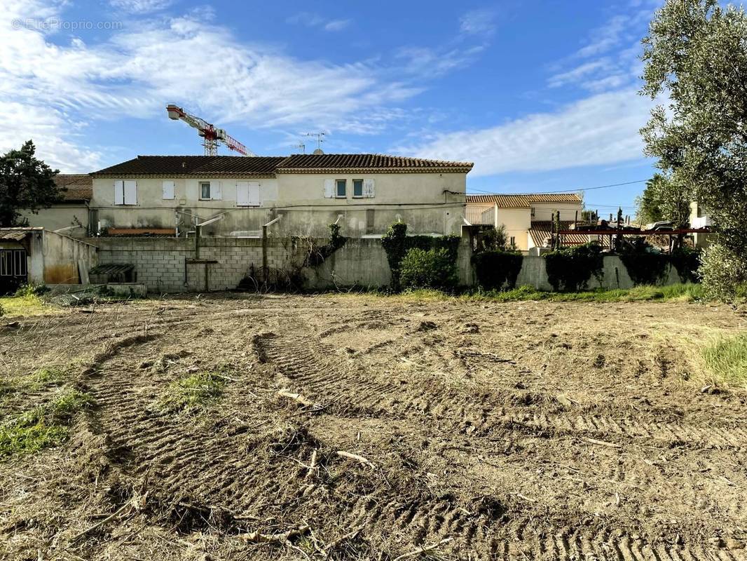 Terrain à ARLES