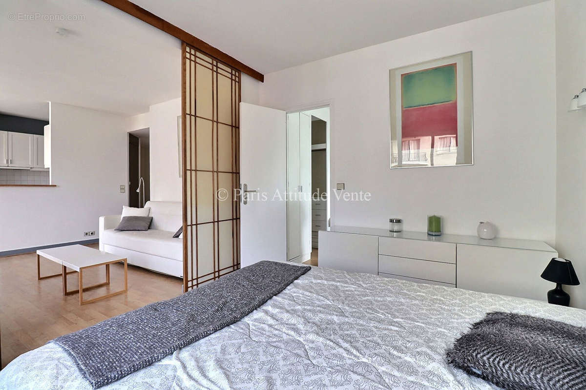 Appartement à PARIS-16E