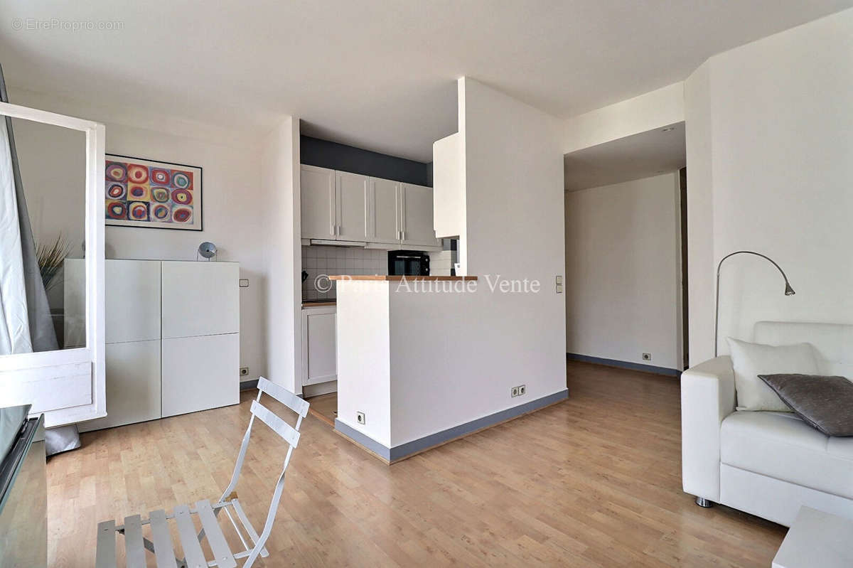 Appartement à PARIS-16E