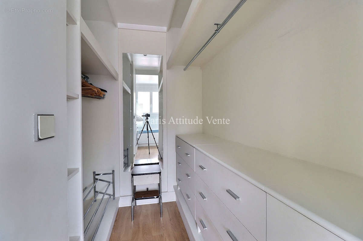 Appartement à PARIS-16E