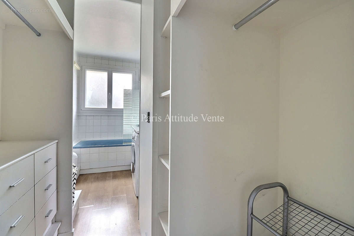 Appartement à PARIS-16E