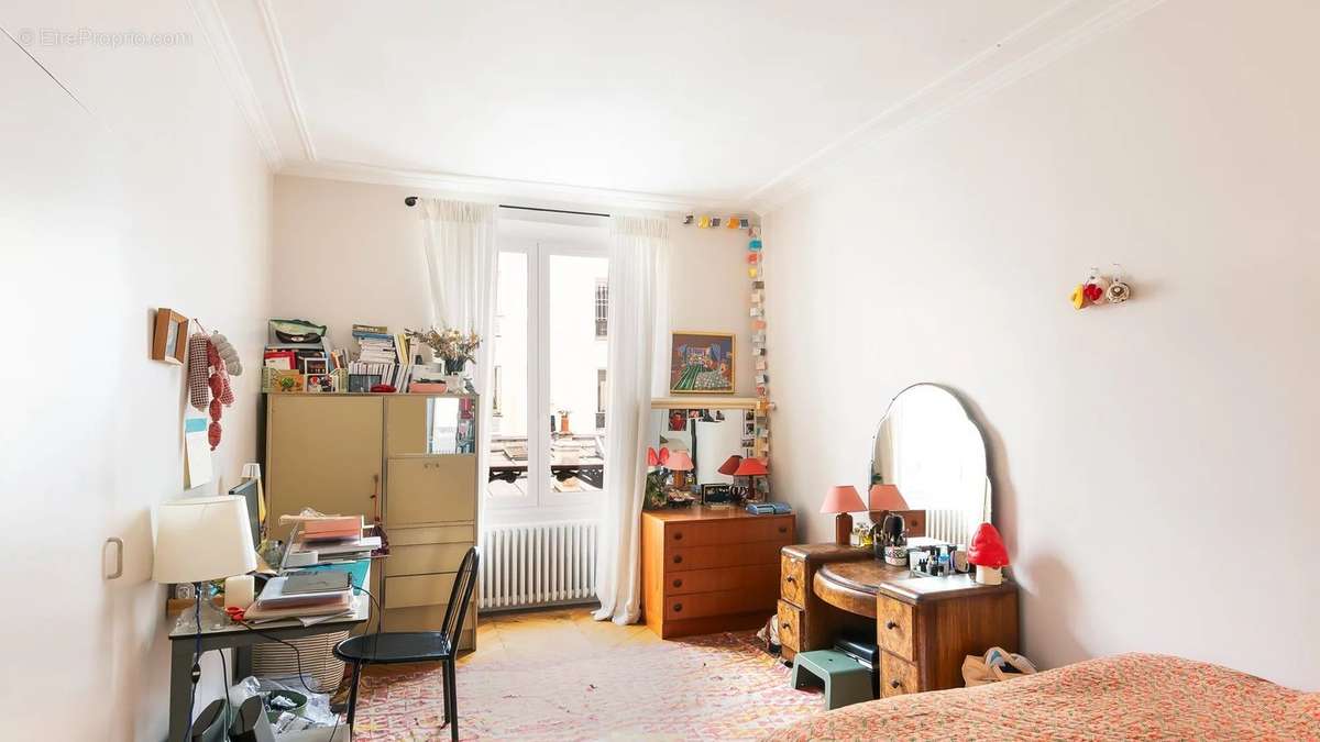 Appartement à PARIS-10E