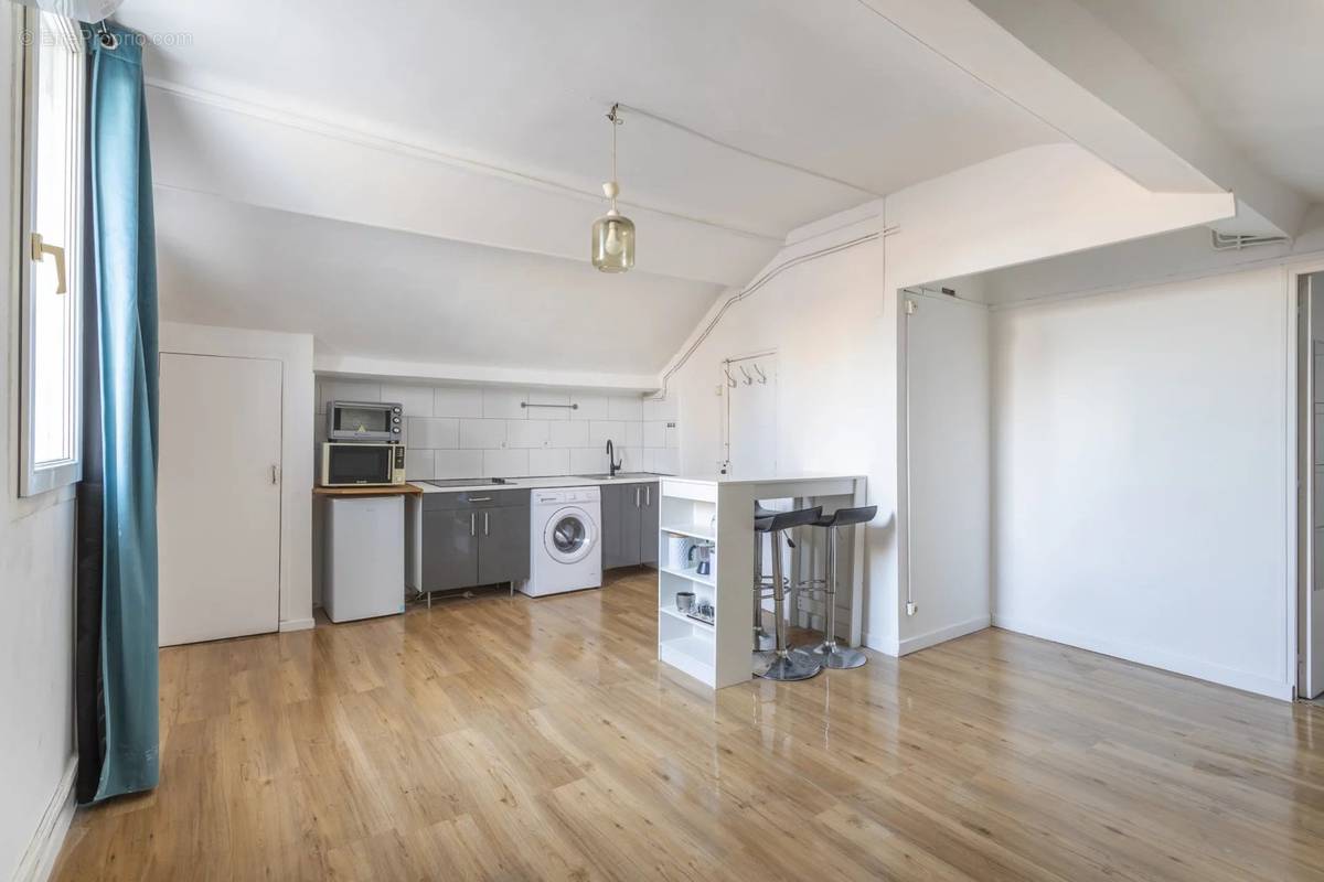 Appartement à MARSEILLE-5E