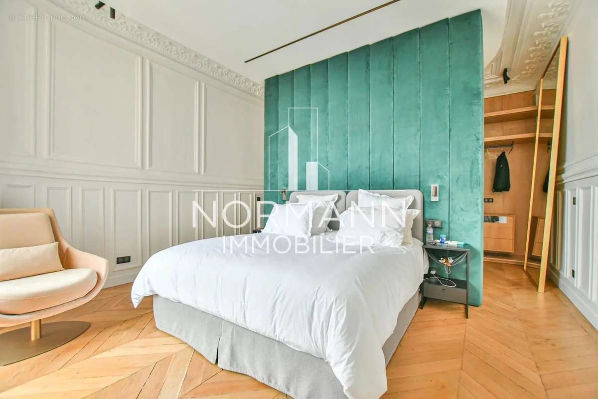 Appartement à PARIS-17E