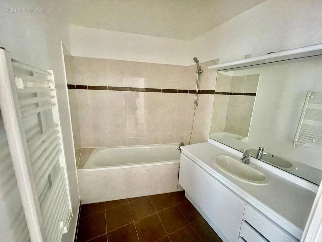 Appartement à COLOMBES