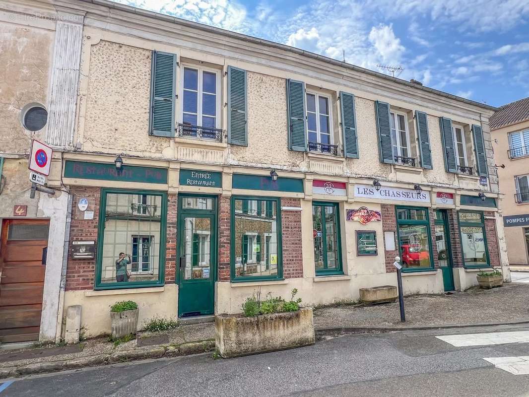 Appartement à LE MESNIL-SAINT-DENIS