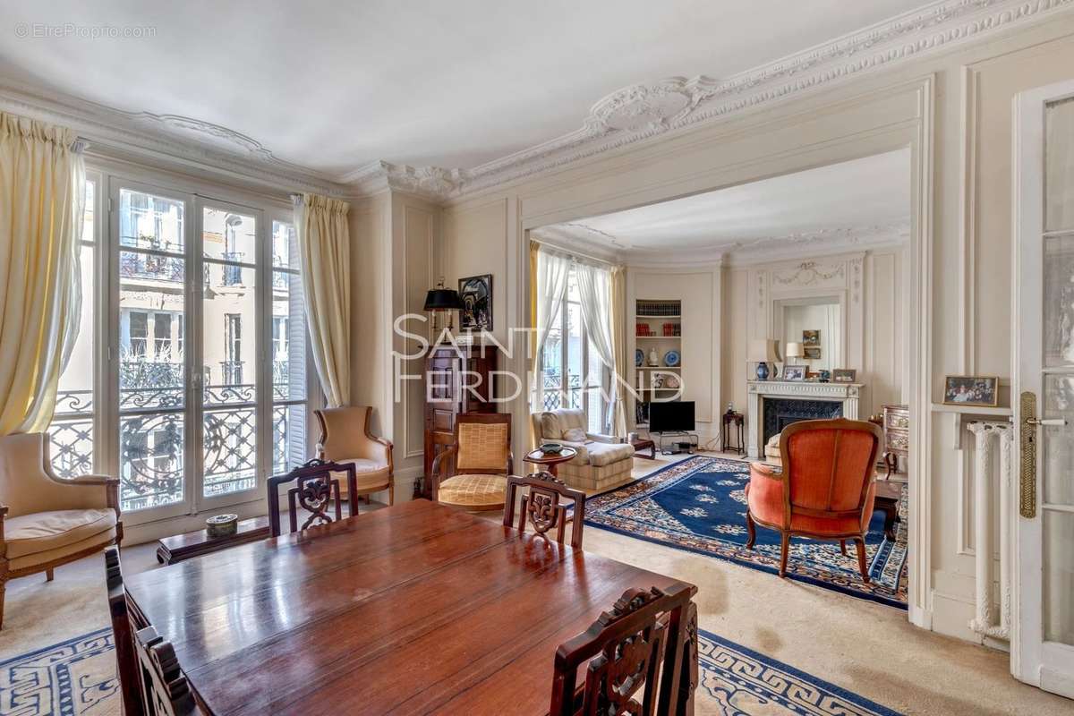 Appartement à NEUILLY-SUR-SEINE