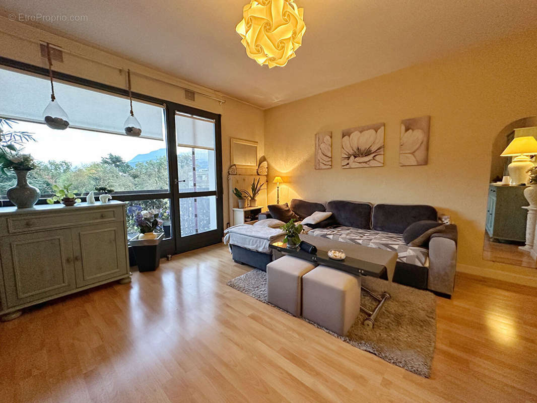 Appartement à BASSENS