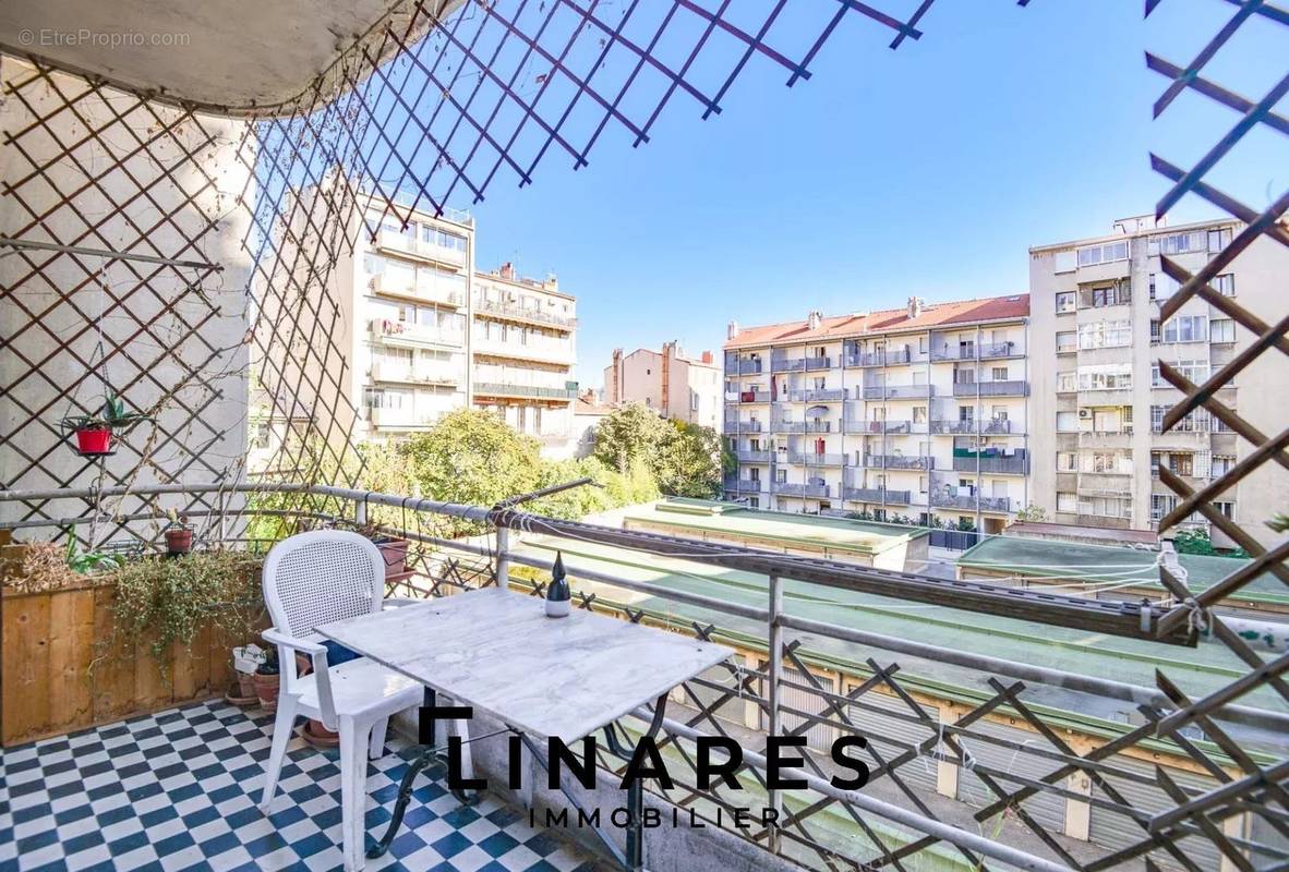 Appartement à MARSEILLE-4E