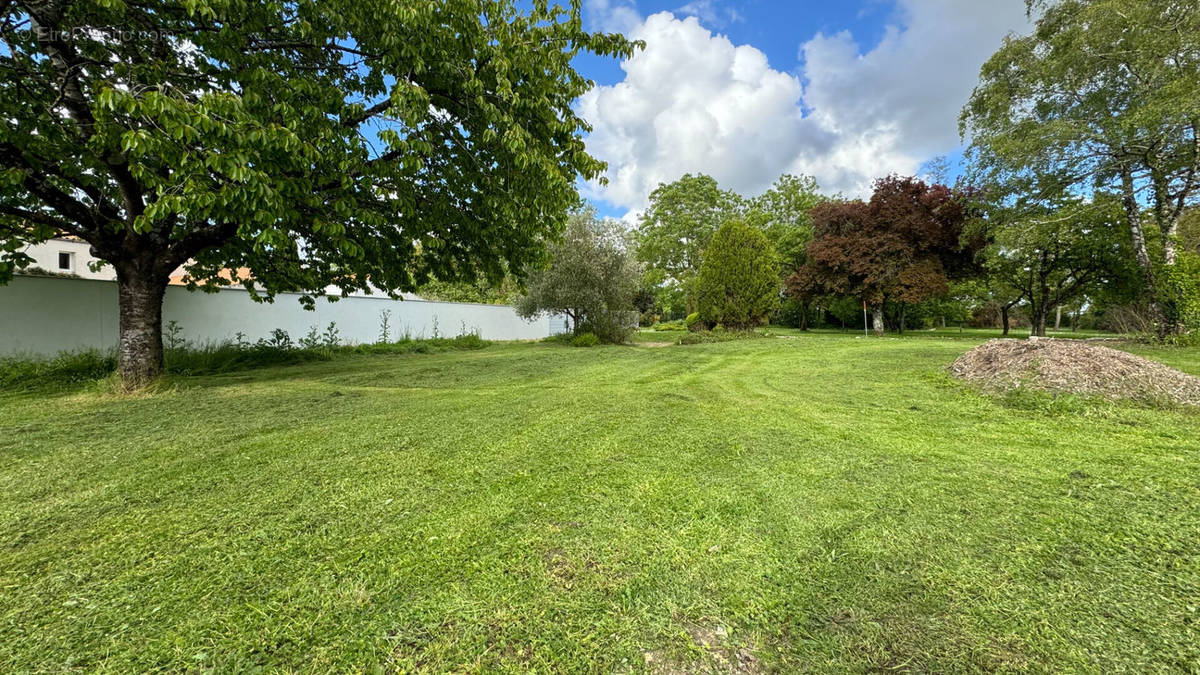 Terrain à PERIGNY