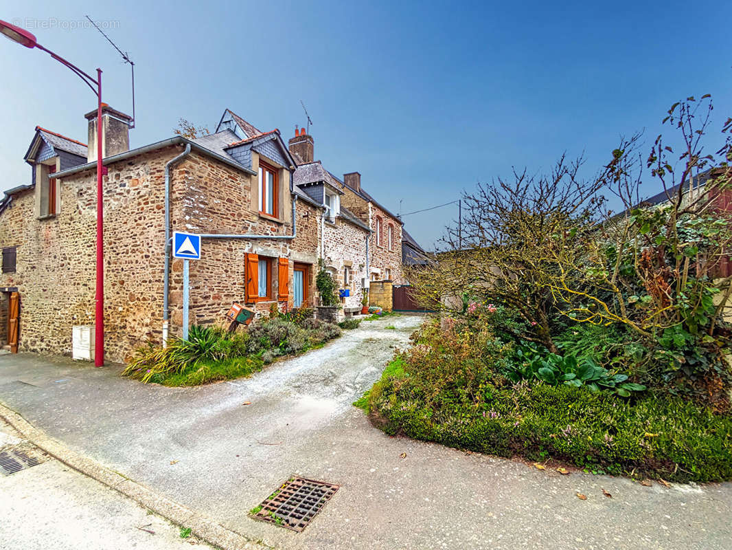 Maison à LA BOUSSAC