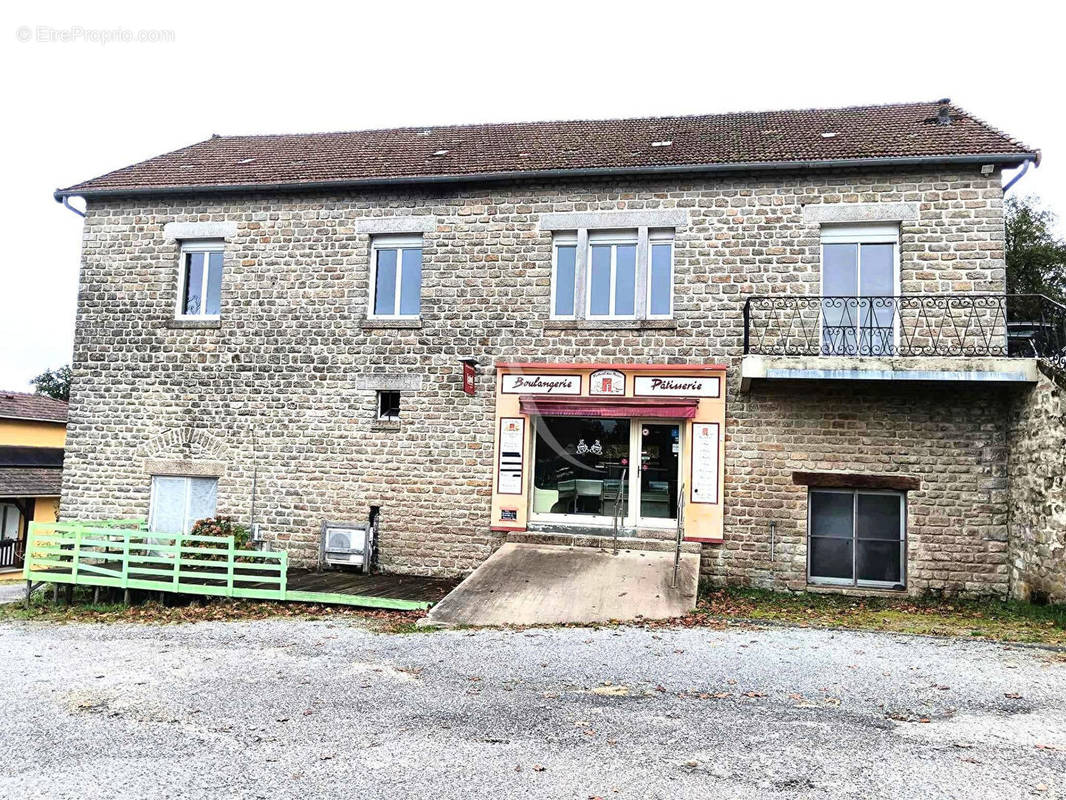 Appartement à RAZES