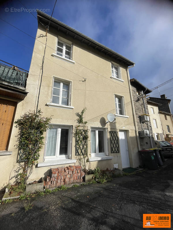 Maison à SAINT-REMY-SUR-DUROLLE