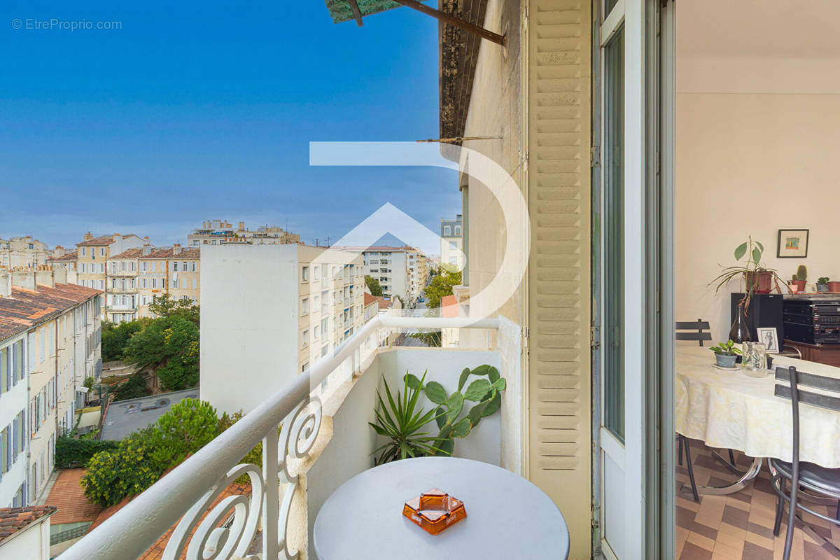 Appartement à MARSEILLE-5E