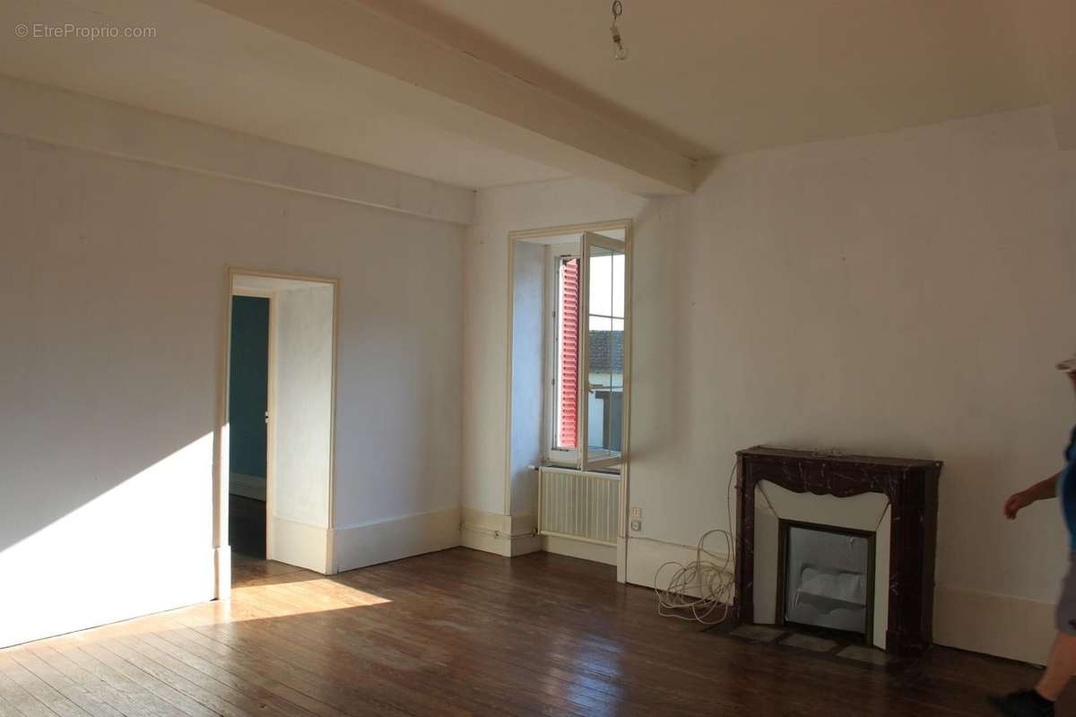 Photo 5 - Appartement à TOULON-SUR-ARROUX