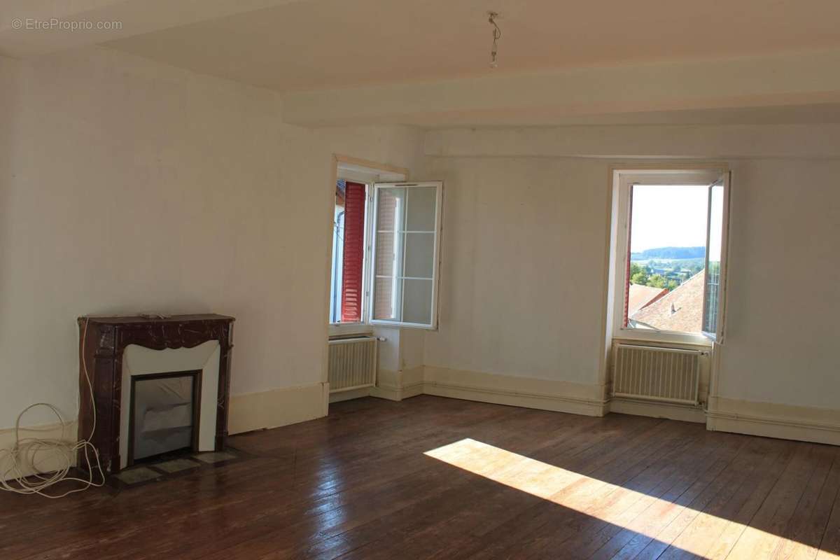 Photo 7 - Appartement à TOULON-SUR-ARROUX