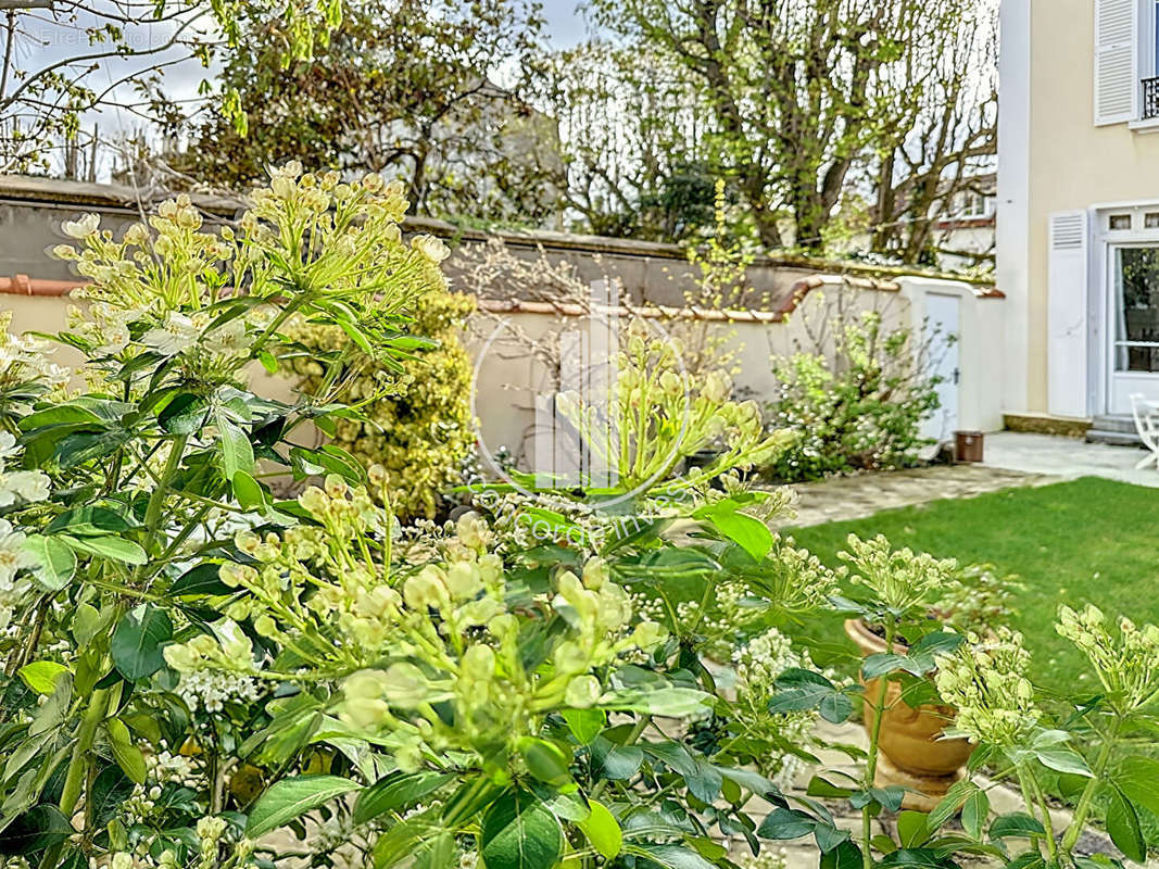 Maison à ASNIERES-SUR-SEINE