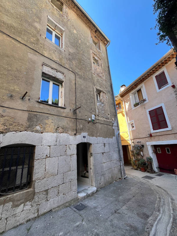 Maison à LA ROQUEBRUSSANNE