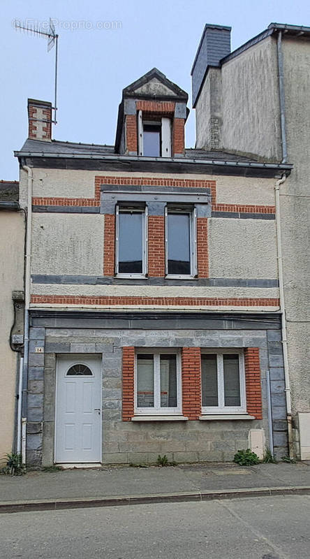 Maison à CARENTOIR