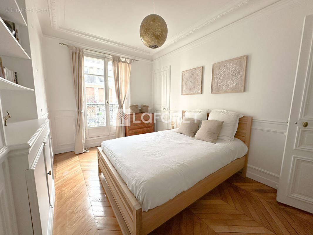 Appartement à PARIS-17E