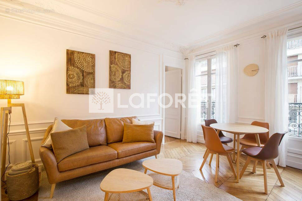 Appartement à PARIS-17E