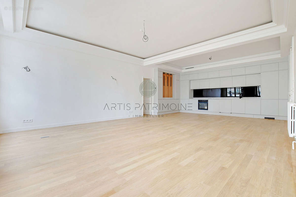 Appartement à PARIS-7E