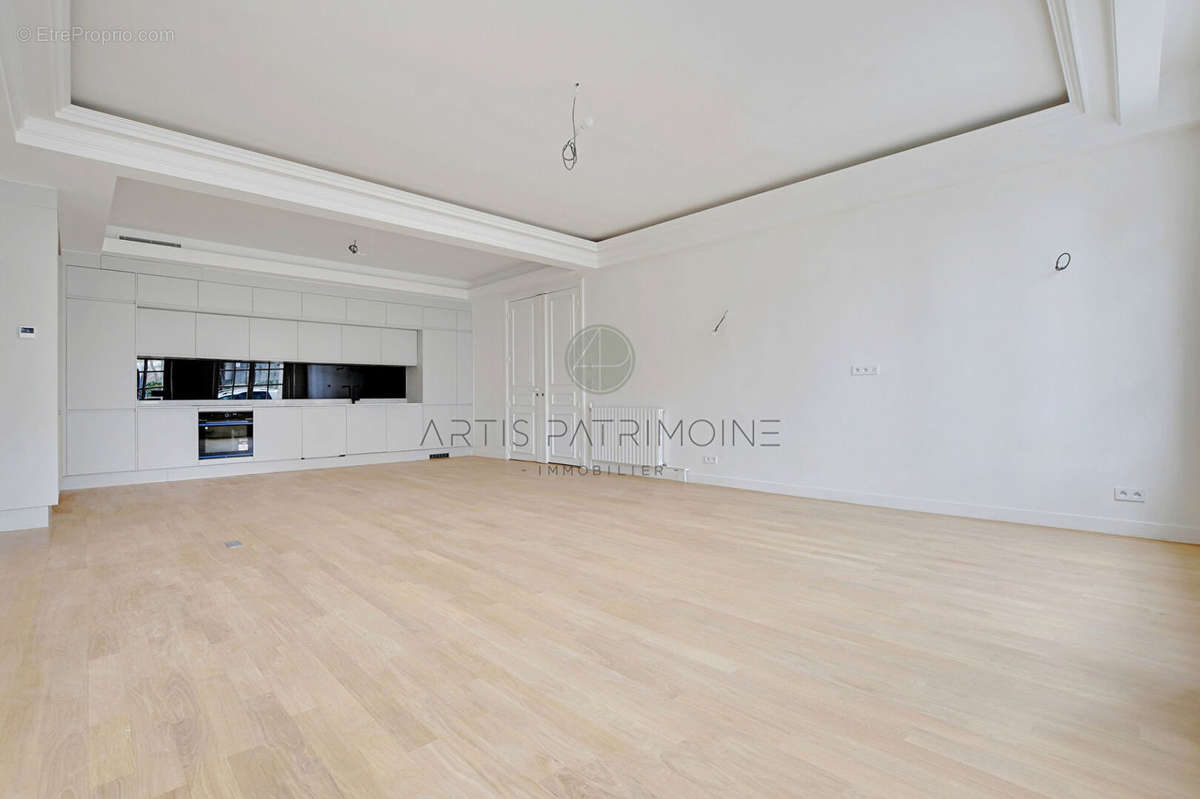 Appartement à PARIS-7E