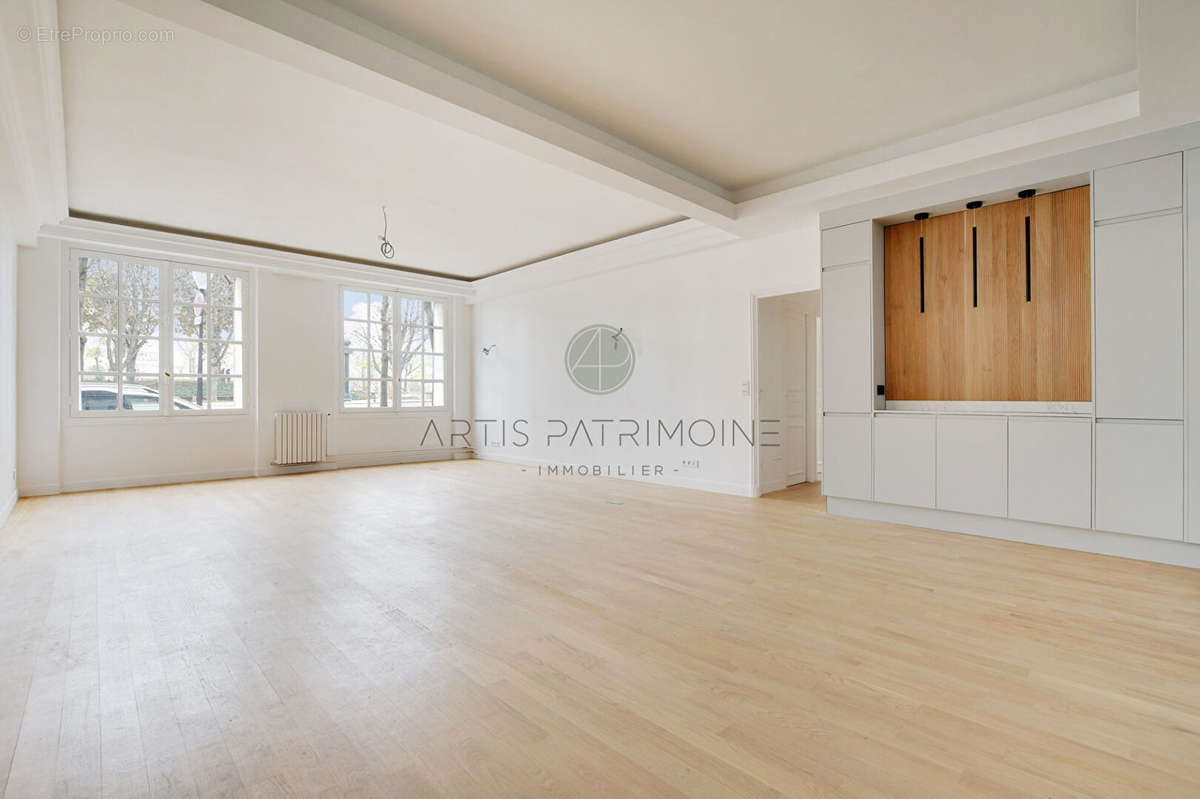 Appartement à PARIS-7E