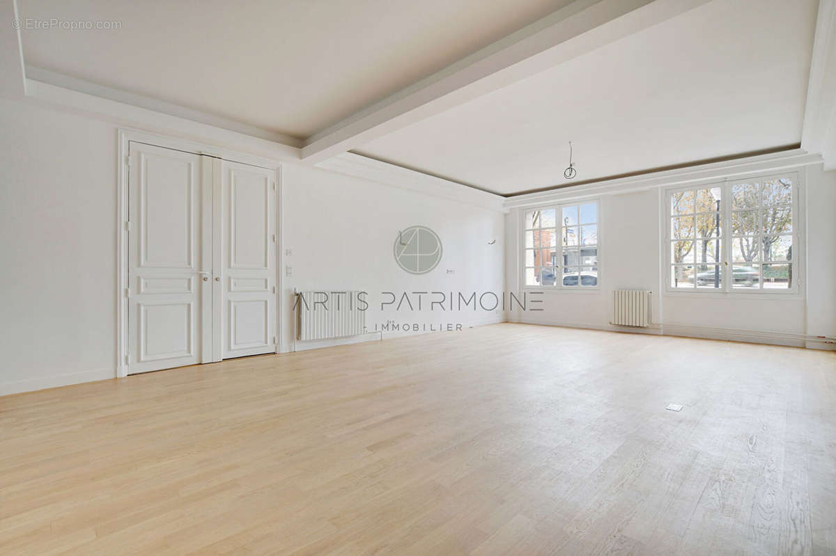 Appartement à PARIS-7E