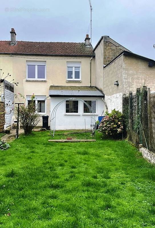 Maison à LE CHESNE