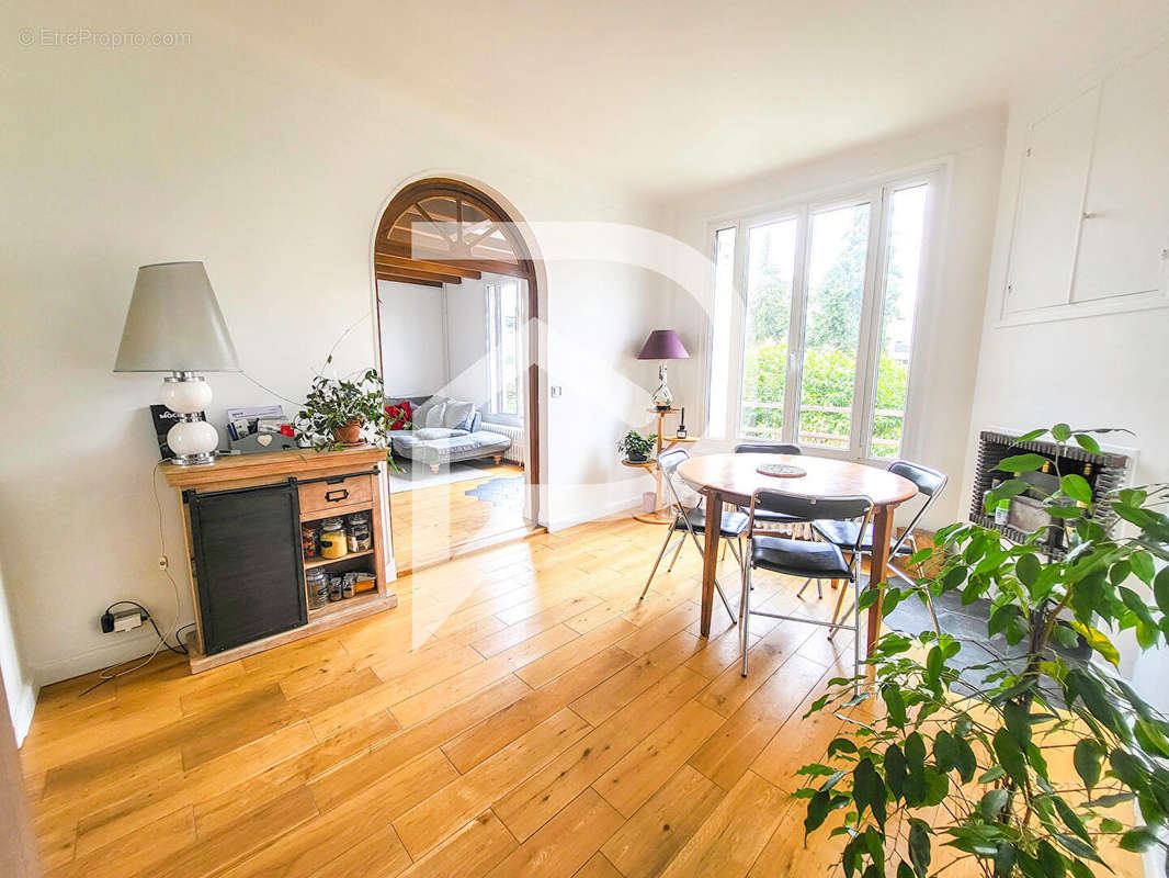 Appartement à VELIZY-VILLACOUBLAY