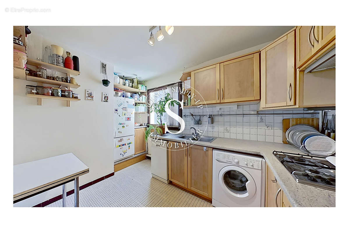 Appartement à PARIS-18E