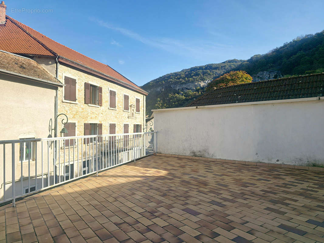 Maison à LA BALME-LES-GROTTES