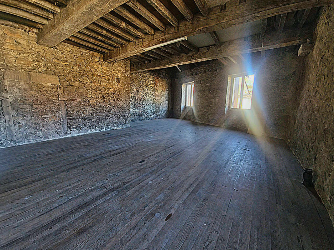 Maison à LA BALME-LES-GROTTES