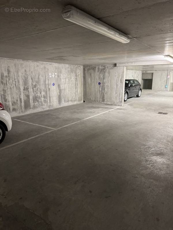 Parking à LYON-5E