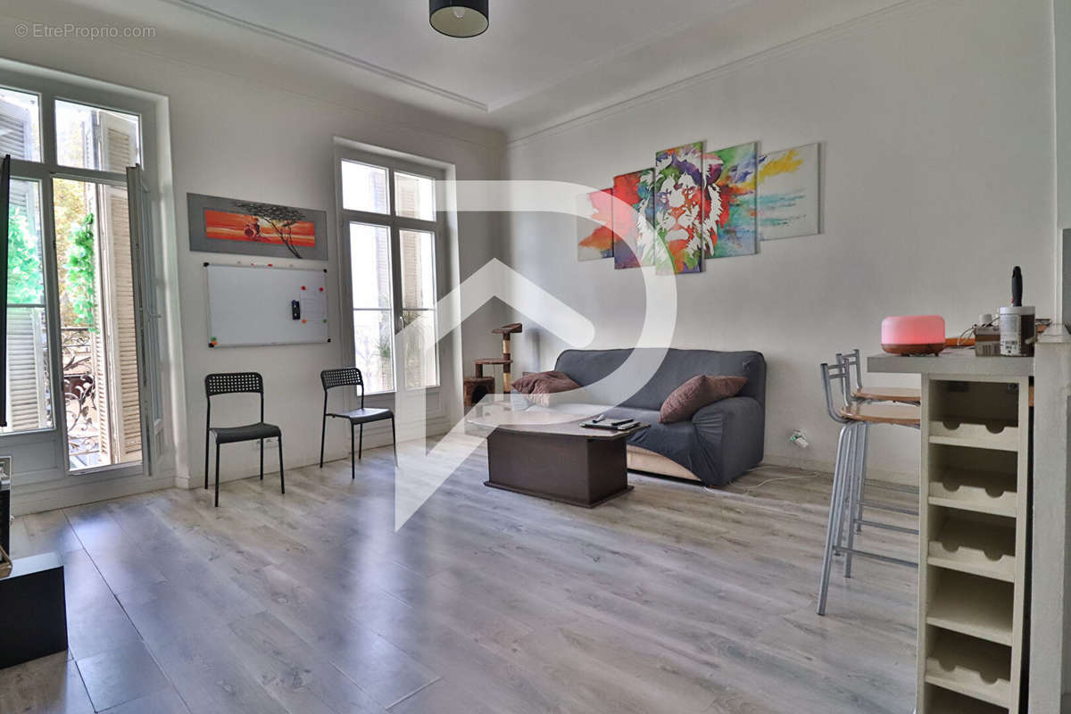 Appartement à MARSEILLE-2E