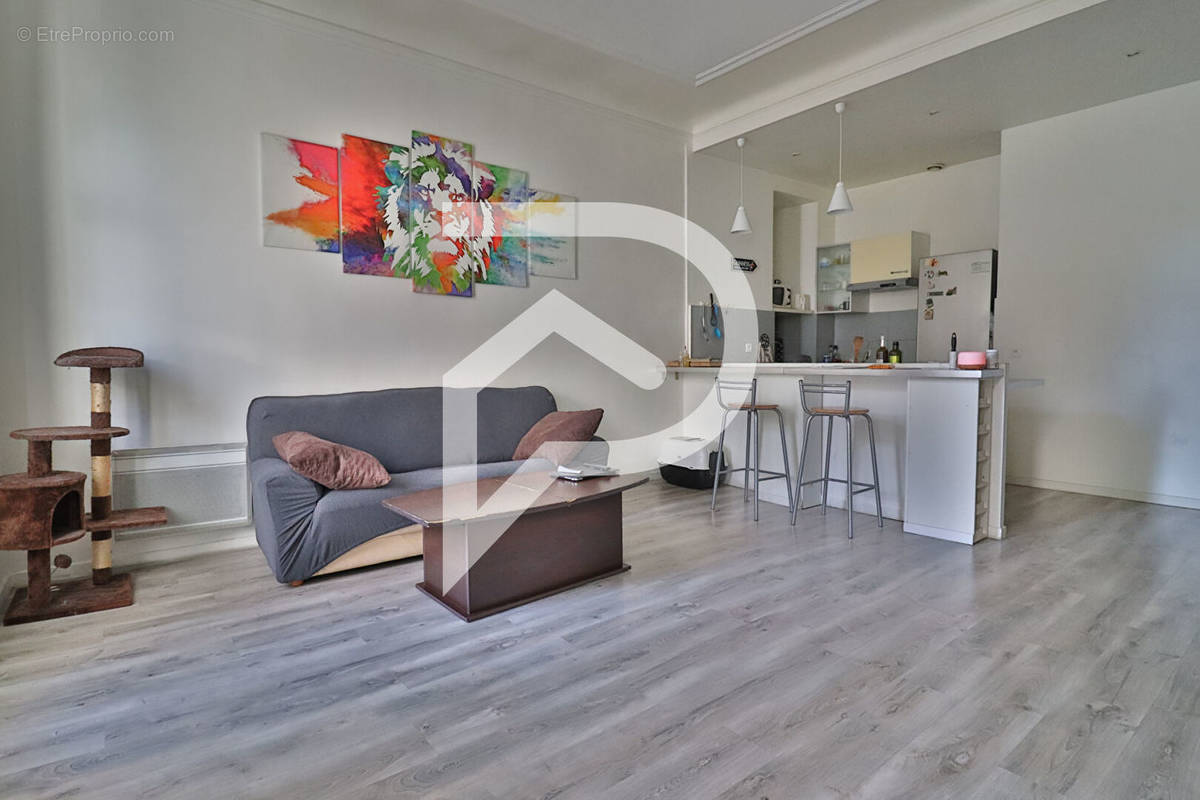 Appartement à MARSEILLE-2E