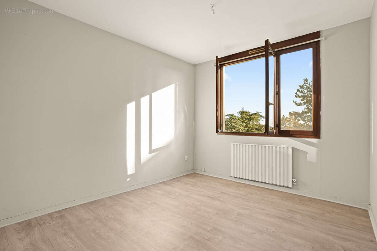 Appartement à SAINT-GENIS-LAVAL