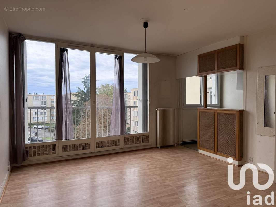 Photo 2 - Appartement à LE PLESSIS-TREVISE