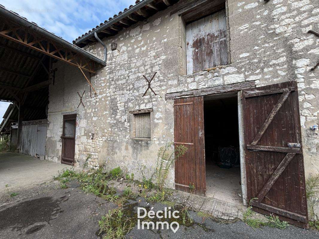 Maison à CHAMPIGNY-SUR-VEUDE