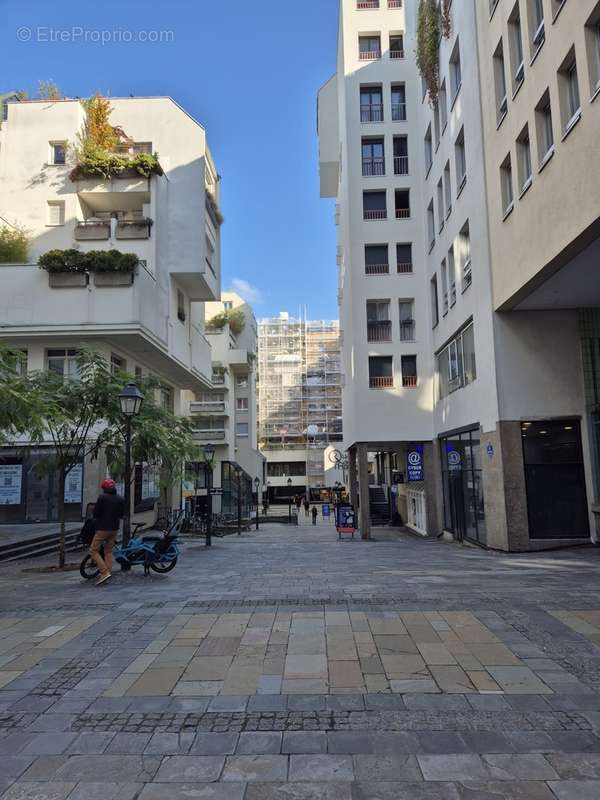 Parking à PARIS-3E