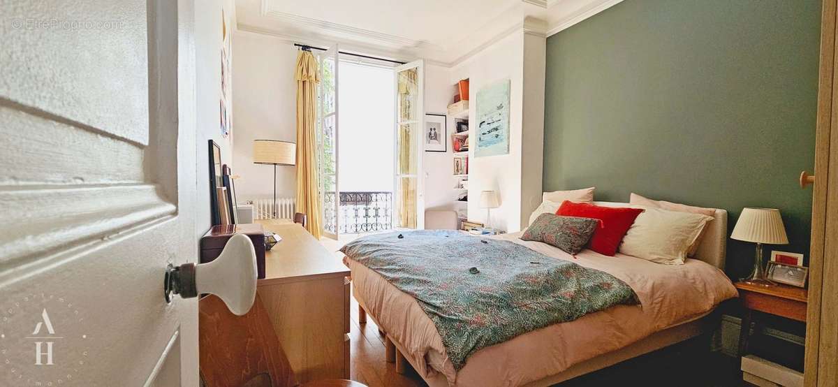 Appartement à PARIS-15E