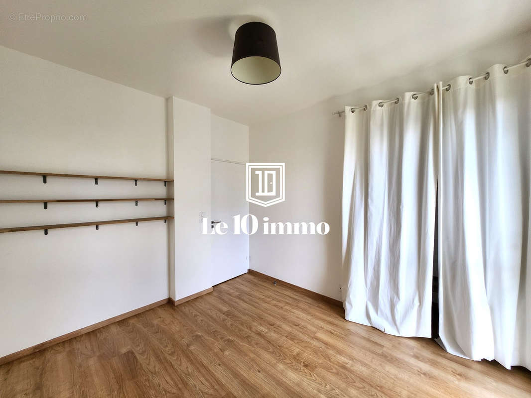 Chambre 1 - Appartement à NANTES