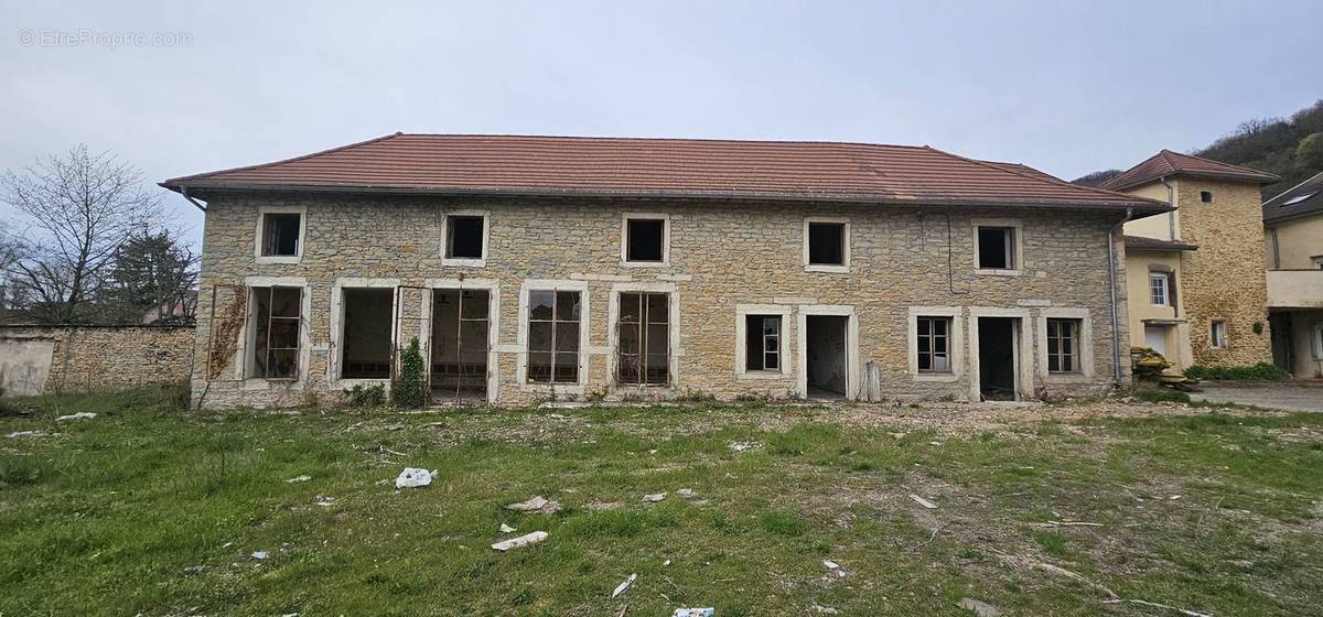 Maison à LA BALME-LES-GROTTES