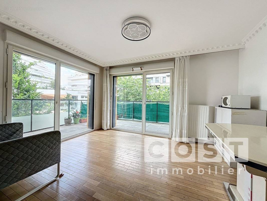 Appartement à GENNEVILLIERS