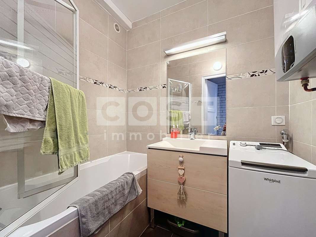 Appartement à COURBEVOIE